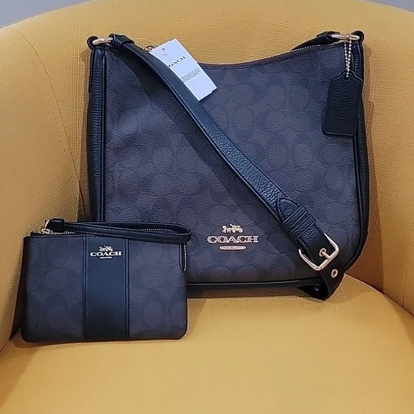 Coach Set - Picture 1 of 9